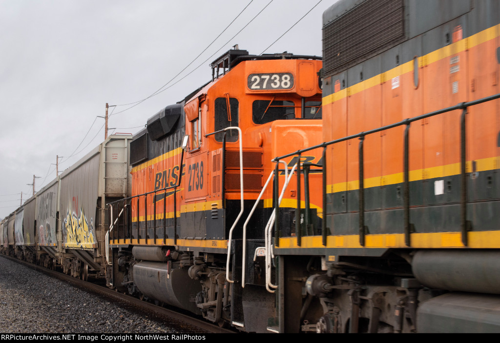 BNSF 2738